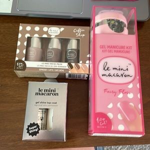 Le Mini Macaroon gel manicure kit and colors